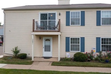 Lake Condo For Sale in Lake Orion, Michigan