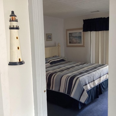 Welcome to this bright and inviting 2-bedroom, 2-bath condo - photo 22