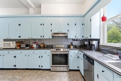 Welcome to 14 Riverview Pl! Tucked away off Rivermont Ave on a - photo 28