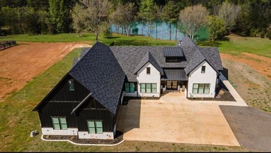 Luxury estate on 6 acres in Lindale ISD, thoughtfully designed - photo 40