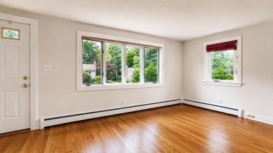 One floor living in a desirable Yarmouth neighborhood! This - photo 6