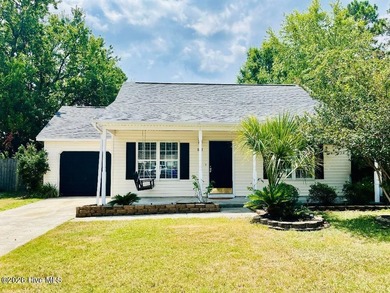 WELCOME HOME to this adorable cottage on peaceful, quiet - photo 3
