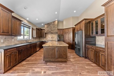 Fully custom-built home in the desirable Jefferson Greens - photo 17