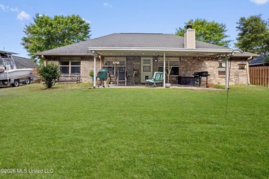 Welcome to this ALL BRICK, 4 bedroom, 2 bath beauty in the - photo 36