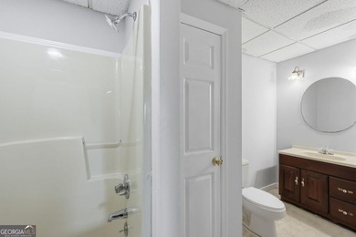 Spacious 3,000+ sqft home priced well below comparable - photo 40