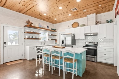 THIS IS IT! Homes like this rarely come available. Ideally - photo 8
