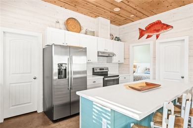 THIS IS IT! Homes like this rarely come available. Ideally - photo 10