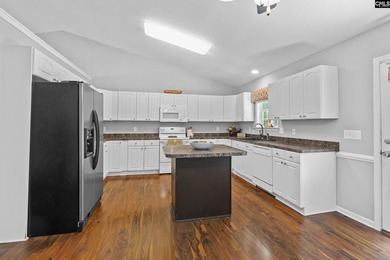 Enjoy Lake Murray living without the lakefront price! This - photo 13