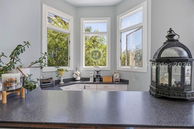 Harbourfront elegance in Windmill Harbour. Positioned on two - photo 13
