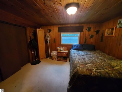 LAKE ST HELEN!! Beautiful 3-bedroom, 2 bath chalet home on two - photo 14