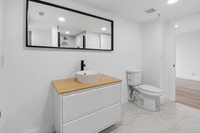 Discover the pinnacle of comfort and sophistication in this - photo 22