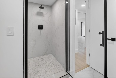 Discover the pinnacle of comfort and sophistication in this - photo 24