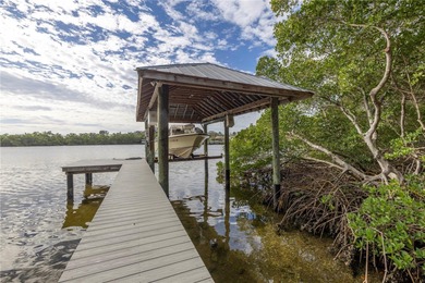 This is the LARGEST WATERFRONT lot AVAILABLE to build on in St - photo 1