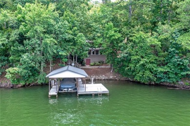Lake Jackson Home Sale Pending in Mansfield Georgia