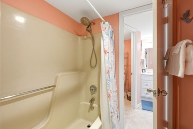 Welcome to Ocean Villas, where beachside convenience and relaxed - photo 14