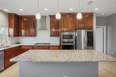 Welcome to 7618 Dove Hollow Drive. This gorgeous 3 bedroom 2 - photo 14