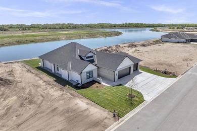 Seller will pay the first two years of HOA dues! This stunning - photo 2