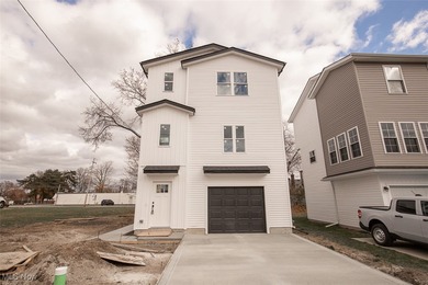 Lake Erie - Lake County Home For Sale in Willoughby Ohio