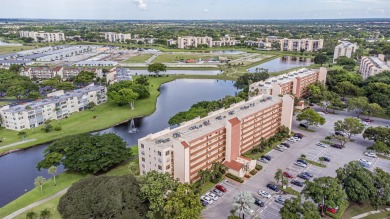 Lake Condo For Sale in Delray Beach, Florida