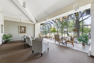 Wow totally updated 3rd floor 2 bed room unite and see the views - photo 16