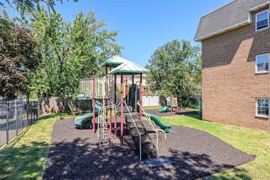 Welcome To Effortless Living In The Sought After Chateau Villas - photo 17