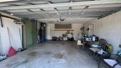 Welcome to St. Pete! This lovely 3 bedroom 2 bathroom home sits - photo 22