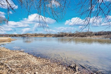 Escape to nature with this beautiful 1.45 acre lakeside property - photo 6