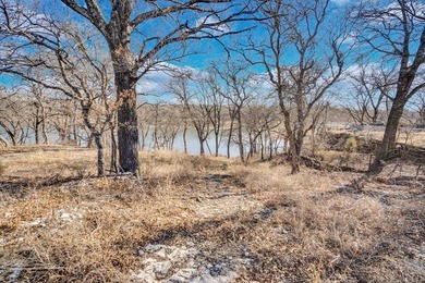 Escape to nature with this beautiful 1.45 acre lakeside property - photo 9