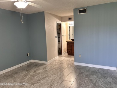 Charming Ground floor 2-bedroom, 2-bath condo light and bright - photo 10