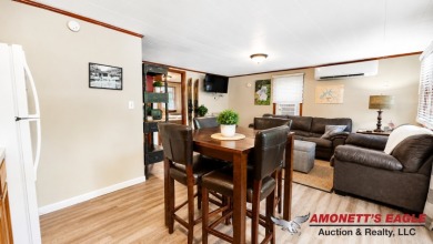 Cabin #8 - 2 Bedroom, 1 Bathroom, 440 sqft. - photo 4