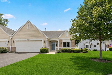 (private lake, pond, creek) Townhome/Townhouse Active Under Contract in Plainfield Illinois