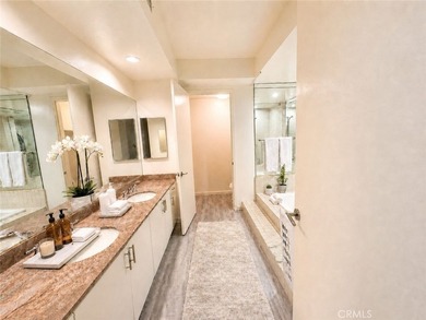 Welcome to The Hamptons of Beverly Hills, an exclusive - photo 11