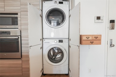 Welcome to unit 3B at 244 Franklin Avenue, set in one of