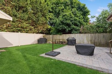 Welcome to 1055 Stanton Avenue. This Colonial - Amagansett - photo 15