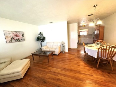 Charming 3-bedroom, 1-bath home offering 916 square feet of - photo 5
