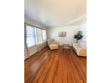 Charming 3-bedroom, 1-bath home offering 916 square feet of - photo 7