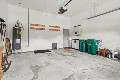 Spacious 3-bedroom, 3-bath townhome offering a multi-level floor - photo 21