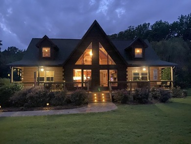 Beautiful traditional log-style home offering 2,700+ sqft on 2 - photo 2