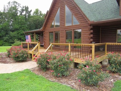 Beautiful traditional log-style home offering 2,700+ sqft on 2 - photo 4