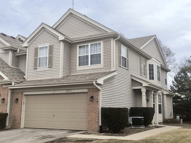 (private lake, pond, creek) Townhome/Townhouse For Sale in Glendale Heights Illinois