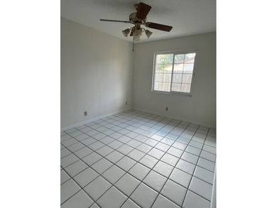 Wonderful home in La Mancha! No HOA! 3 bedrooms, 2 bathrooms, 2 - photo 14