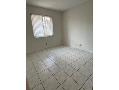 Wonderful home in La Mancha! No HOA! 3 bedrooms, 2 bathrooms, 2 - photo 15