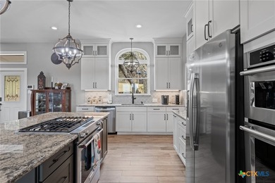 Step into a world of elegance and seclusion with this luxurious - photo 15
