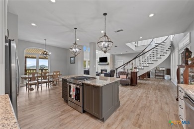 Step into a world of elegance and seclusion with this luxurious - photo 16