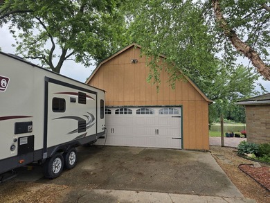 Own a little piece of paradise on the Rock River. This 1400 Sq - photo 4