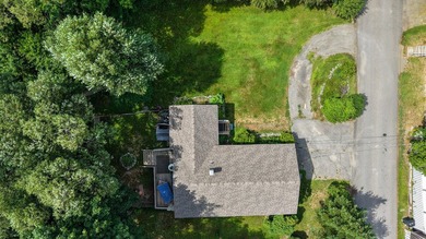 Welcome to this well-maintained home tucked into an established - photo 5