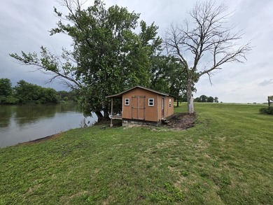 Own a little piece of paradise on the Rock River. This 1400 Sq - photo 7