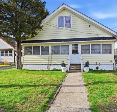 Welcome to your next opportunity in Aquebogue! Nestled on a - photo 1