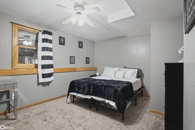 Welcome to this well-maintained and move-in ready 3-bedroom - photo 15