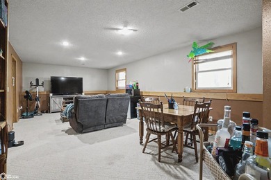 Welcome to this well-maintained and move-in ready 3-bedroom - photo 16